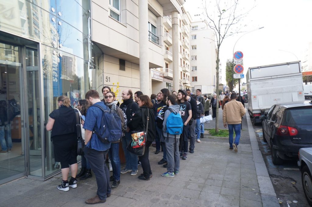 La file d'entrée de la convention